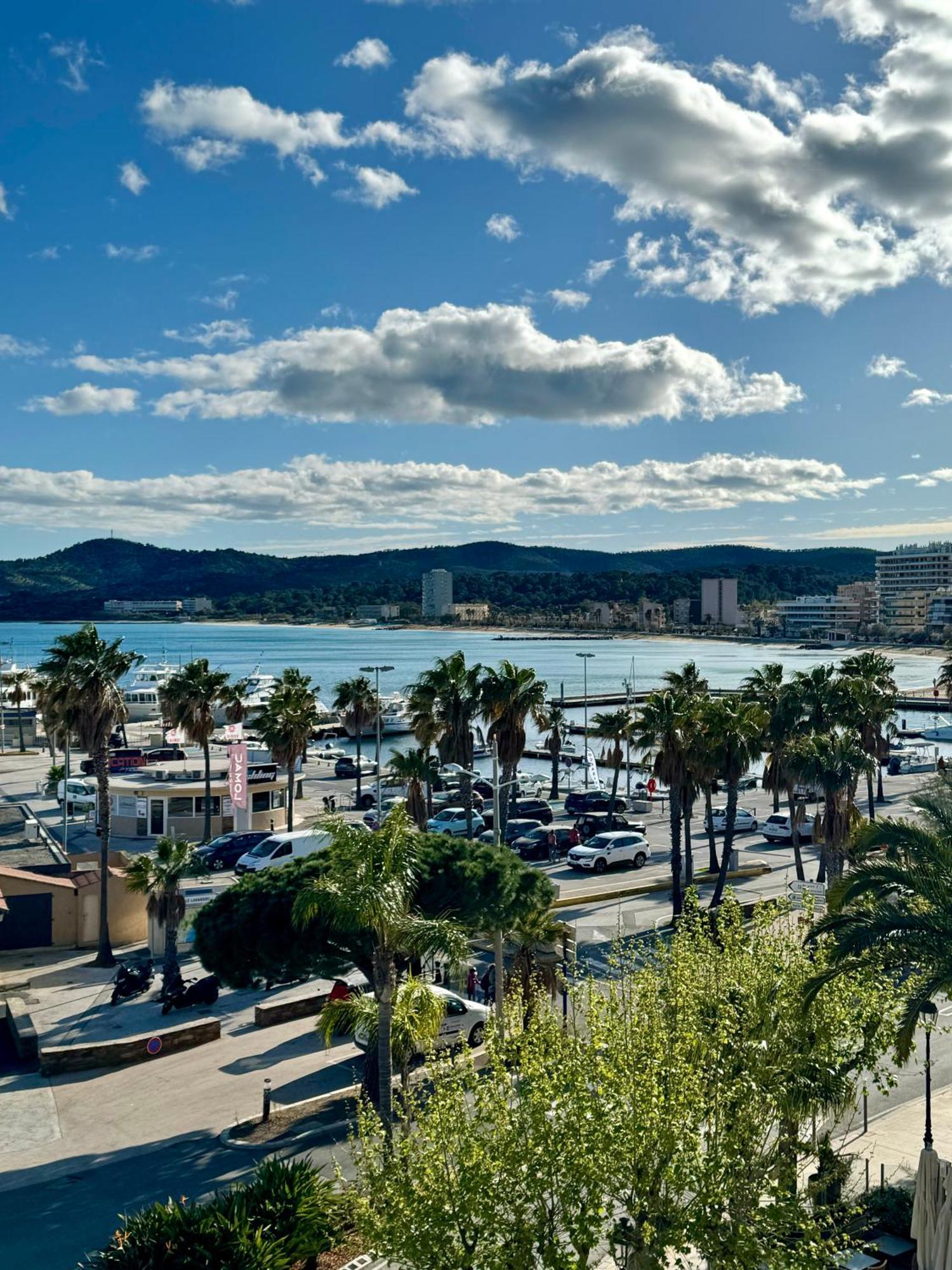 Hotel Le Rabelais Le Lavandou Zewnętrze zdjęcie