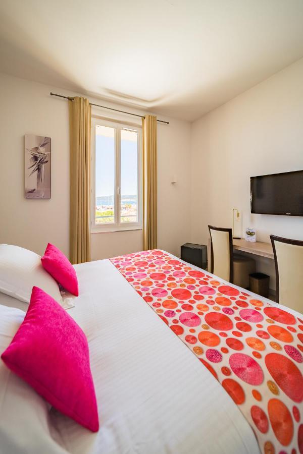 Hotel Le Rabelais Le Lavandou Zewnętrze zdjęcie