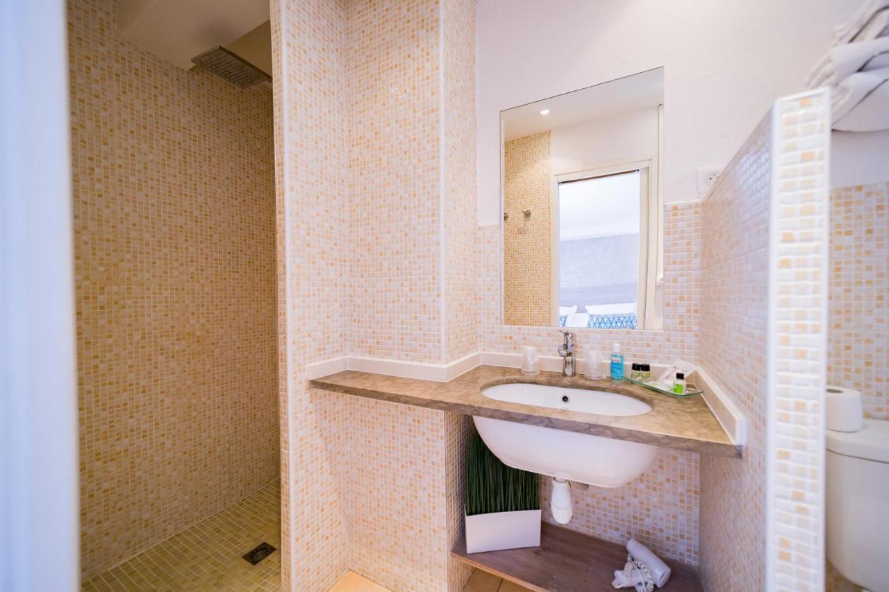 Hotel Le Rabelais Le Lavandou Zewnętrze zdjęcie